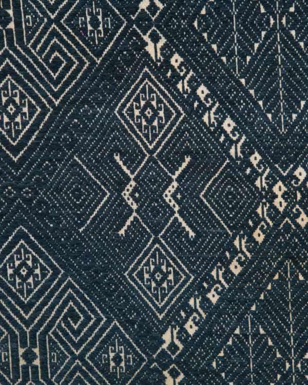 Front Weave Pattern Detail