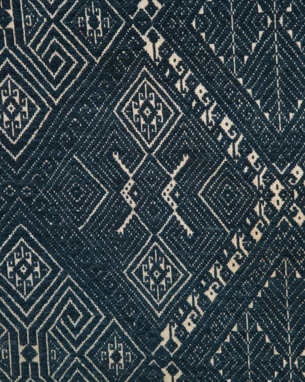Front Weave Pattern Detail